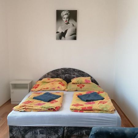 Family House Villa Егер Екстериор снимка