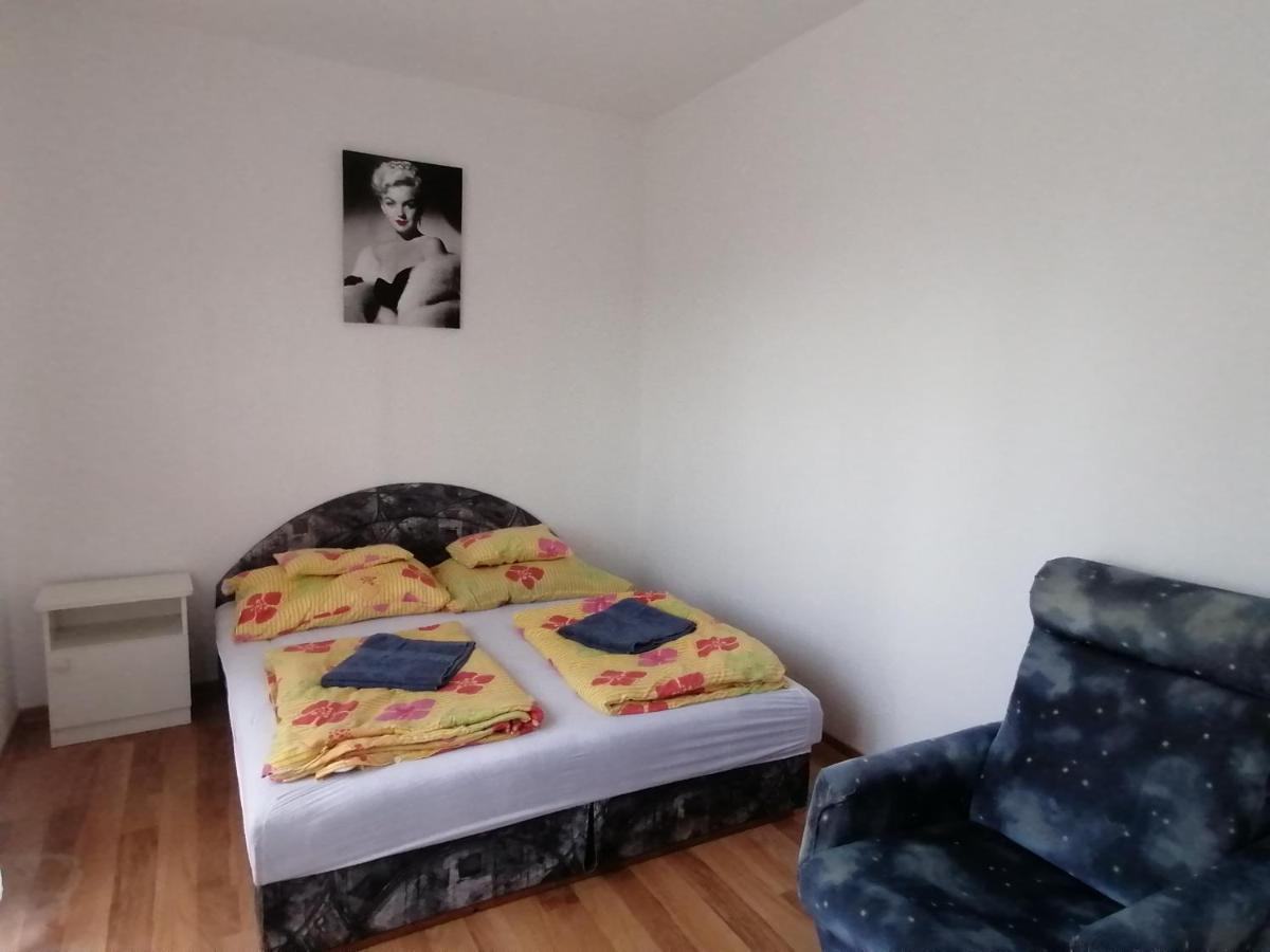 Family House Villa Егер Екстериор снимка