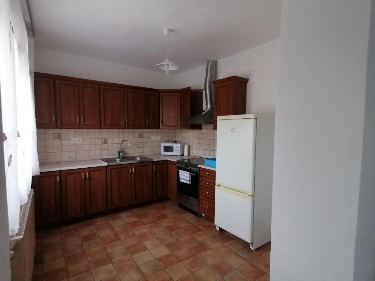 Family House Villa Егер Екстериор снимка