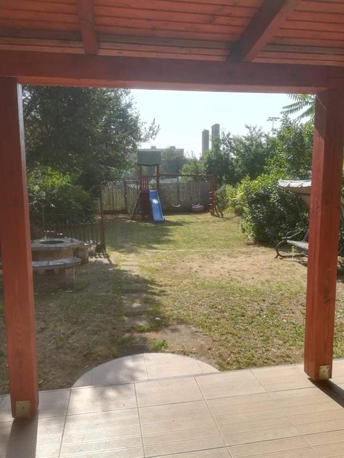 Family House Villa Егер Екстериор снимка